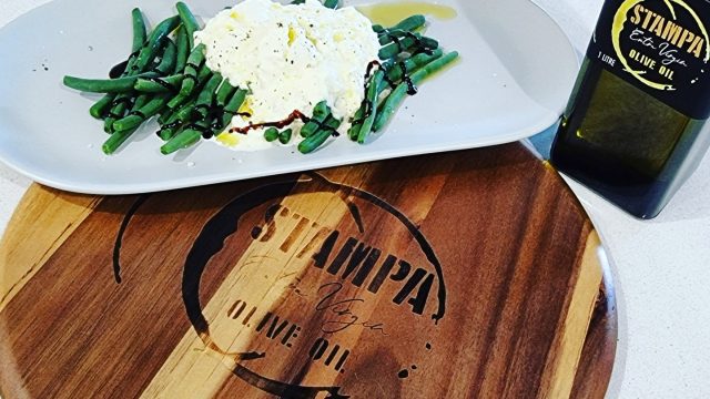 Sicilian green bean salad !! Organic green beans, fresh burrata, 30 year old aged balsamic vinegar with STAMPA extra virgin olive oil!!

#eat #eatclean #eathealthy #eatlocal #healthyfood #healthyrecipes #eatveggies #foodporn #foodie #eatmelbourne
